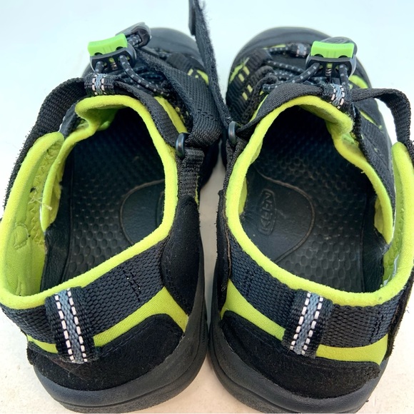 KEEN Big Kid's Youth Black Neon Green Newport H2 Waterproof Sandals size 1 32/33 - Picture 6 of 11